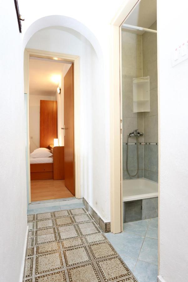 Apartments By The Sea Pisak, Omis - 1014 Exterior foto
