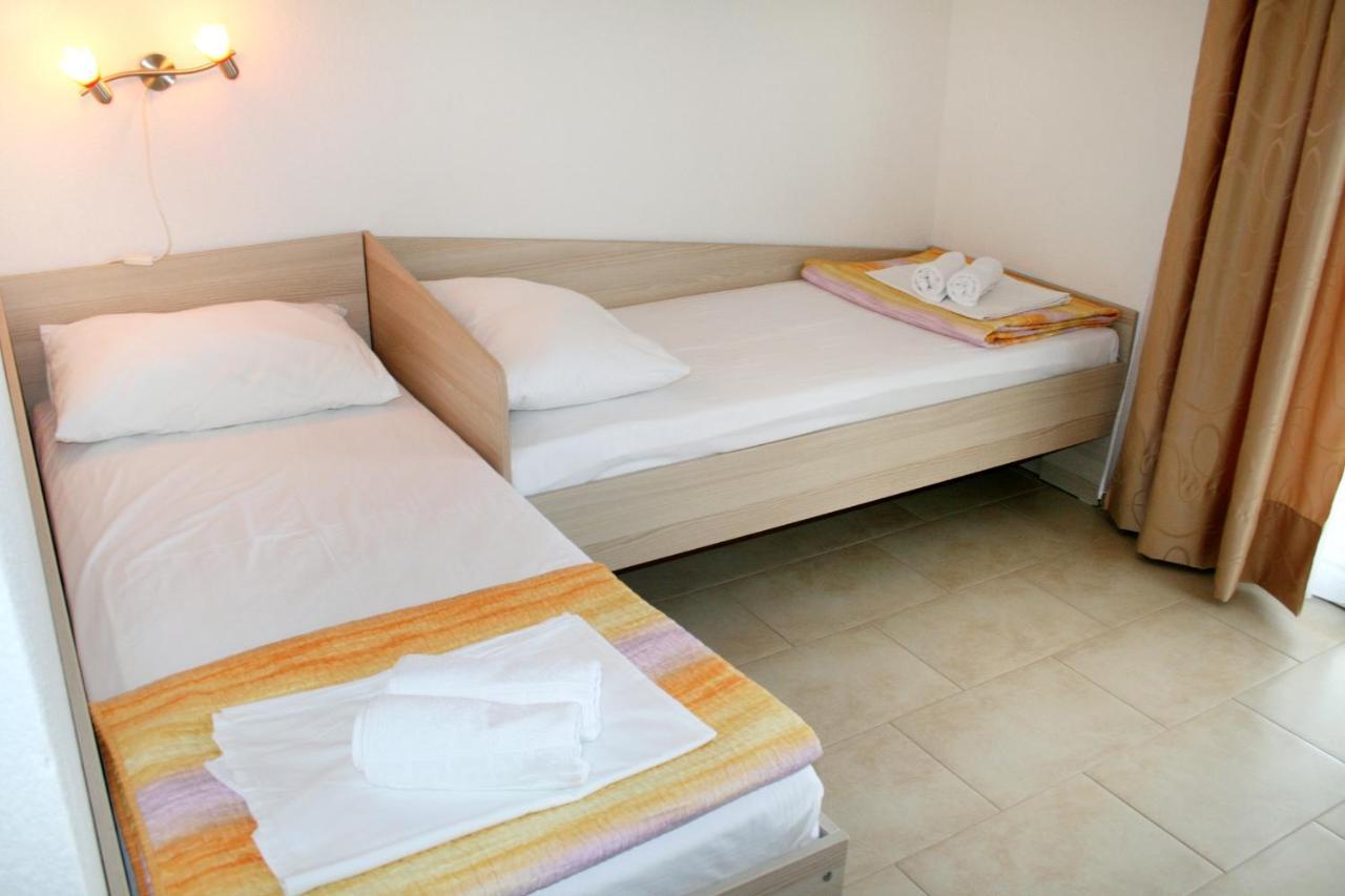 Apartments By The Sea Pisak, Omis - 1014 Exterior foto