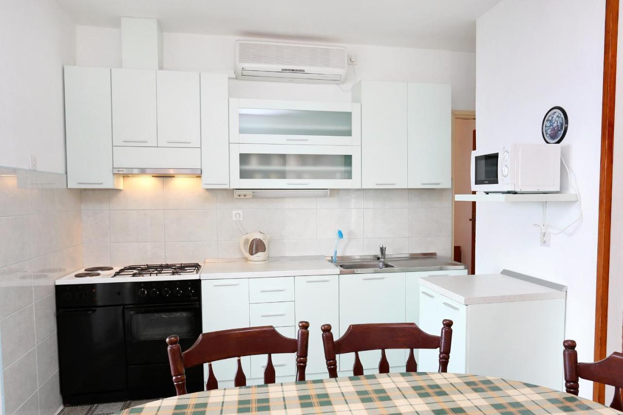 Apartments By The Sea Pisak, Omis - 1014 Exterior foto