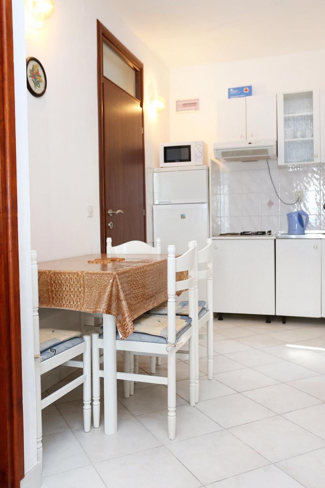 Apartments By The Sea Pisak, Omis - 1014 Quarto foto