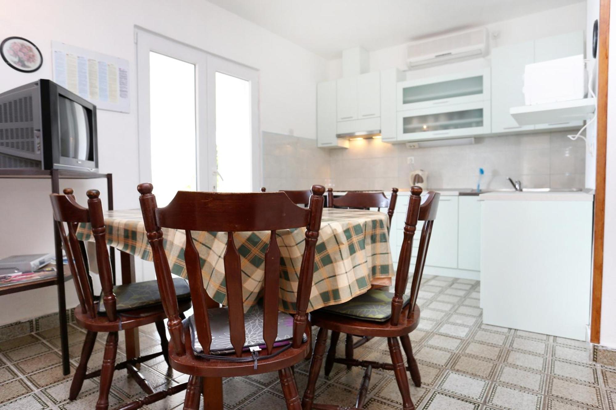 Apartments By The Sea Pisak, Omis - 1014 Quarto foto